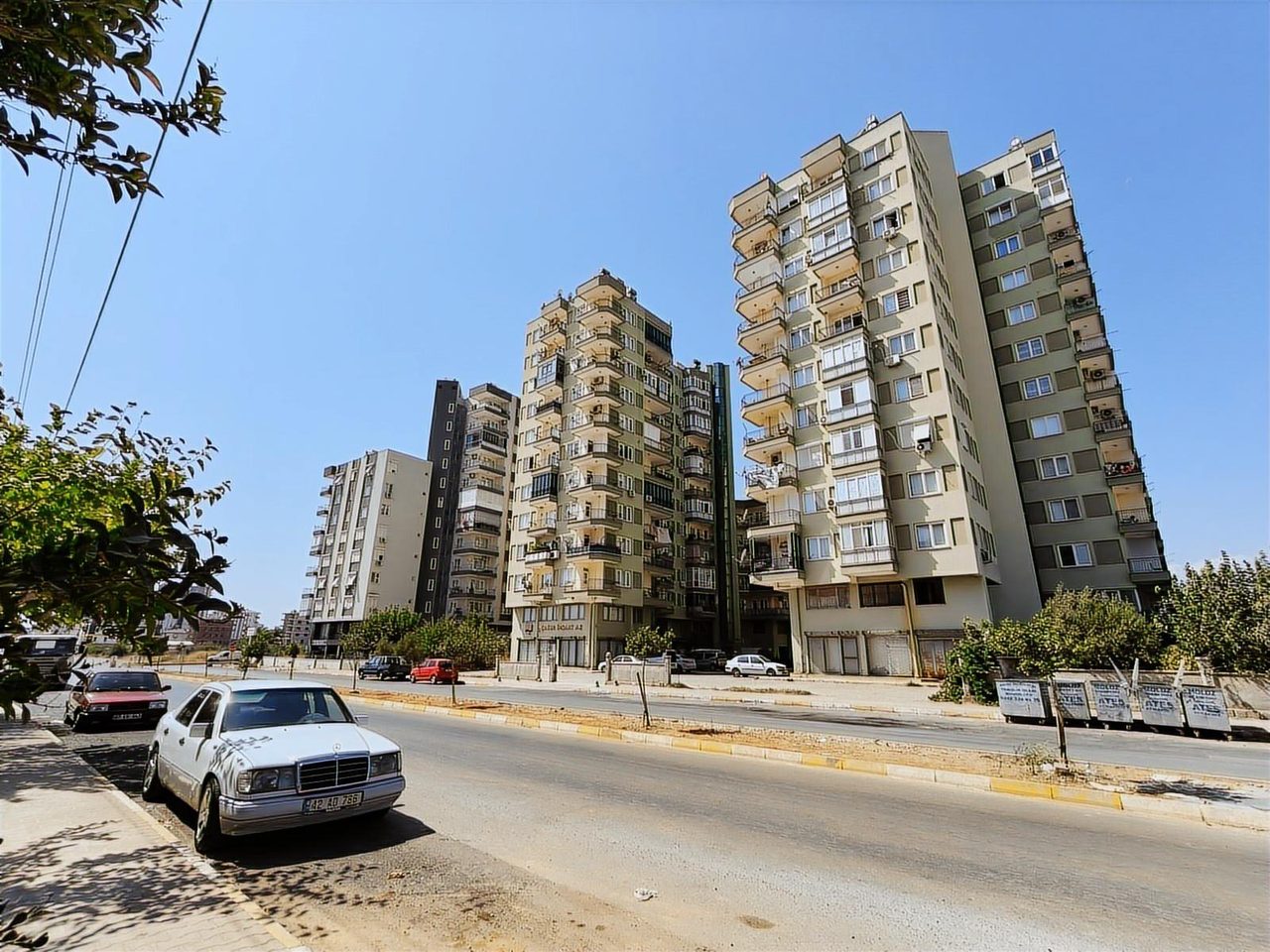 Tramvaya Yakın 3+1 Site İçi Net 135 M2 Daire