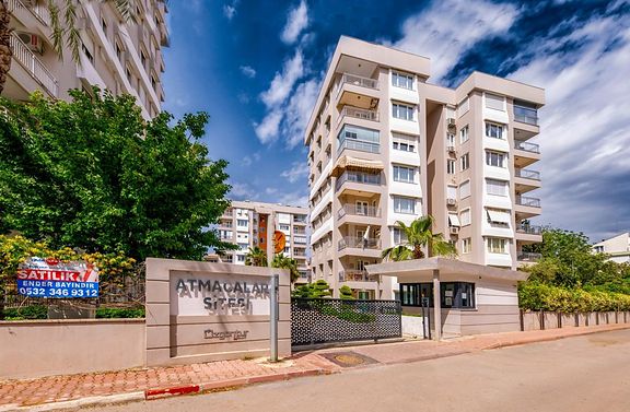Люкс квартира 3+1 в комплексе Atmacalar рядом с торговым центром Terra City