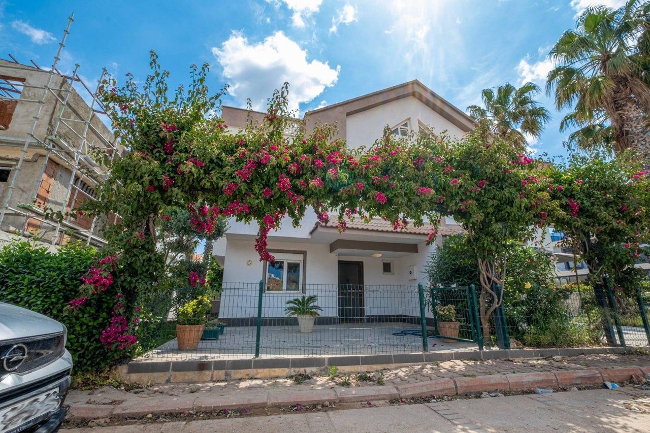 Altıntaş Onur Kent Sitesinde Satılık Villa