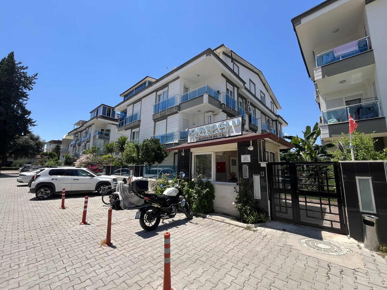 Güzeloba'nın Merkezinde Full Özellikli 3+1 Satılık Daire