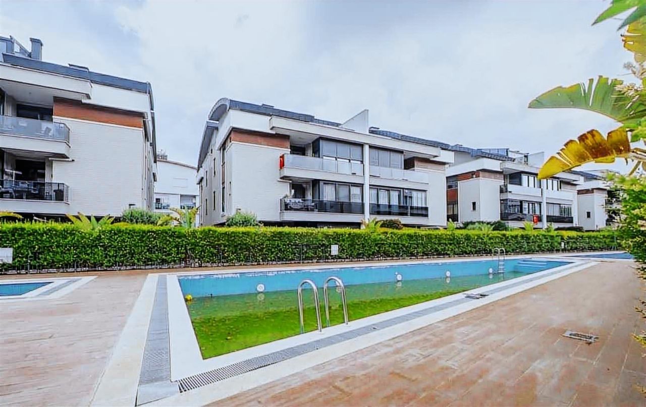 Güzeloba'nın En Prestijli Sitesinde 4+1 Satılık Daire