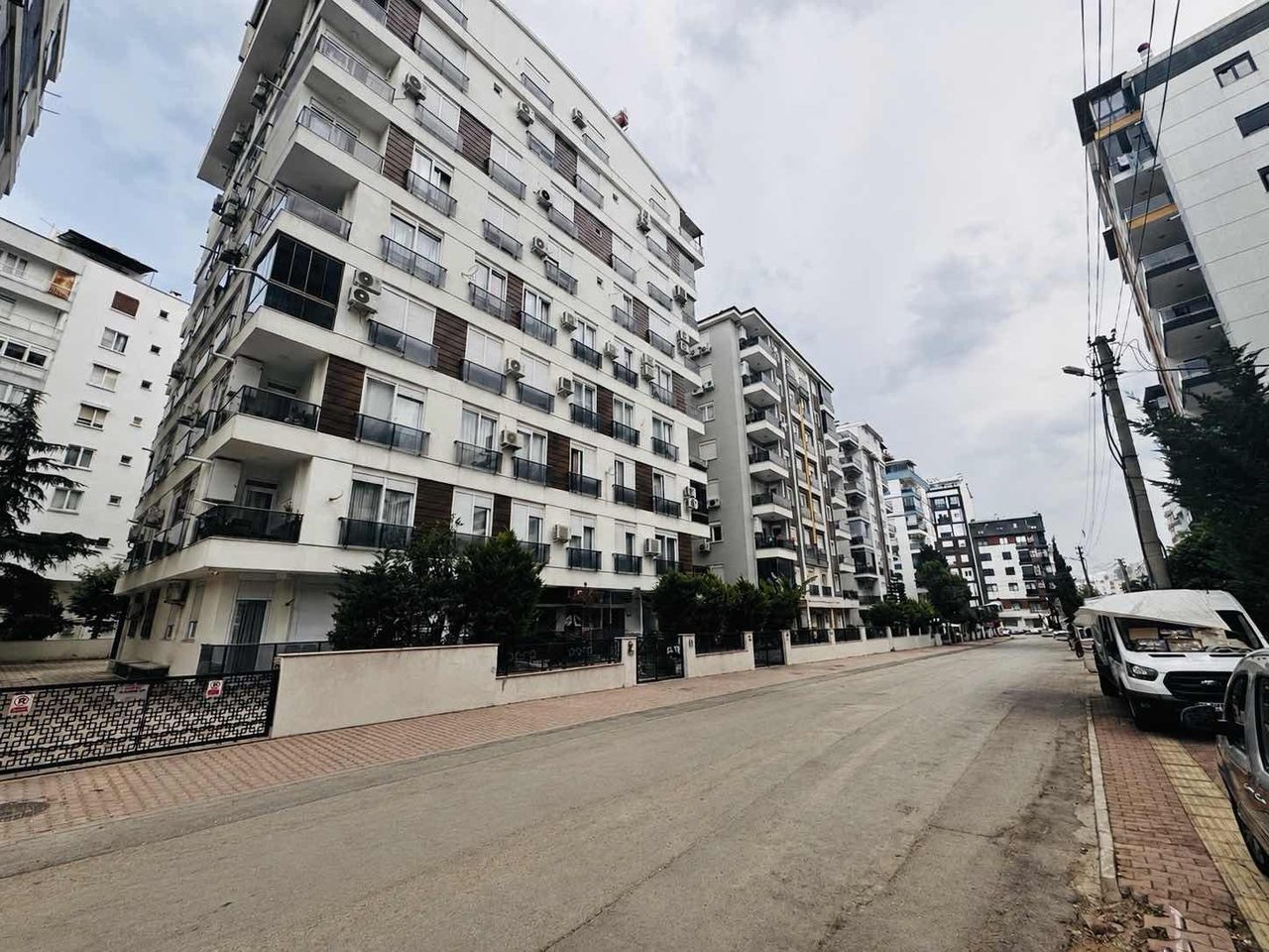 Merkezi Konum Da Ayrı Mutfaklı 2+1 Doğalgaz Lı Satılık Daire