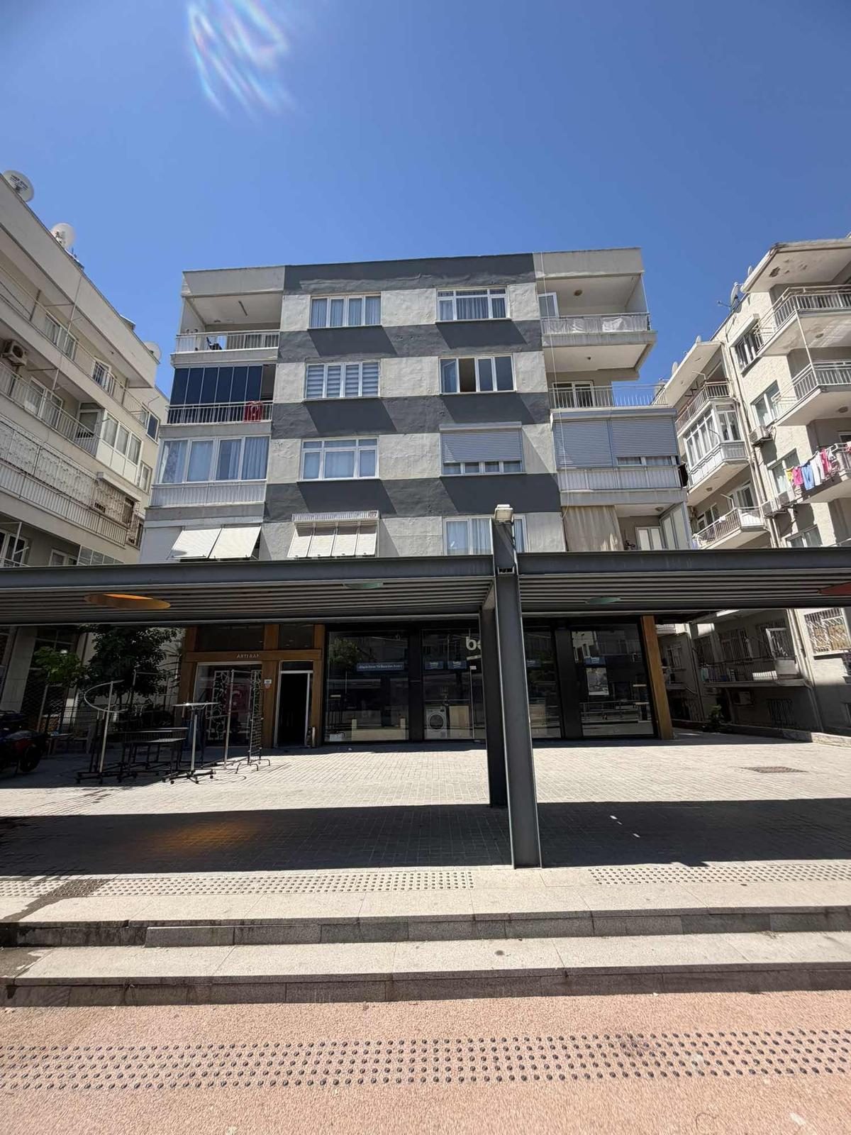 Üçgen Mahallesi Sgk Yanı Ara Katta 3+1 Kiralık Daire
