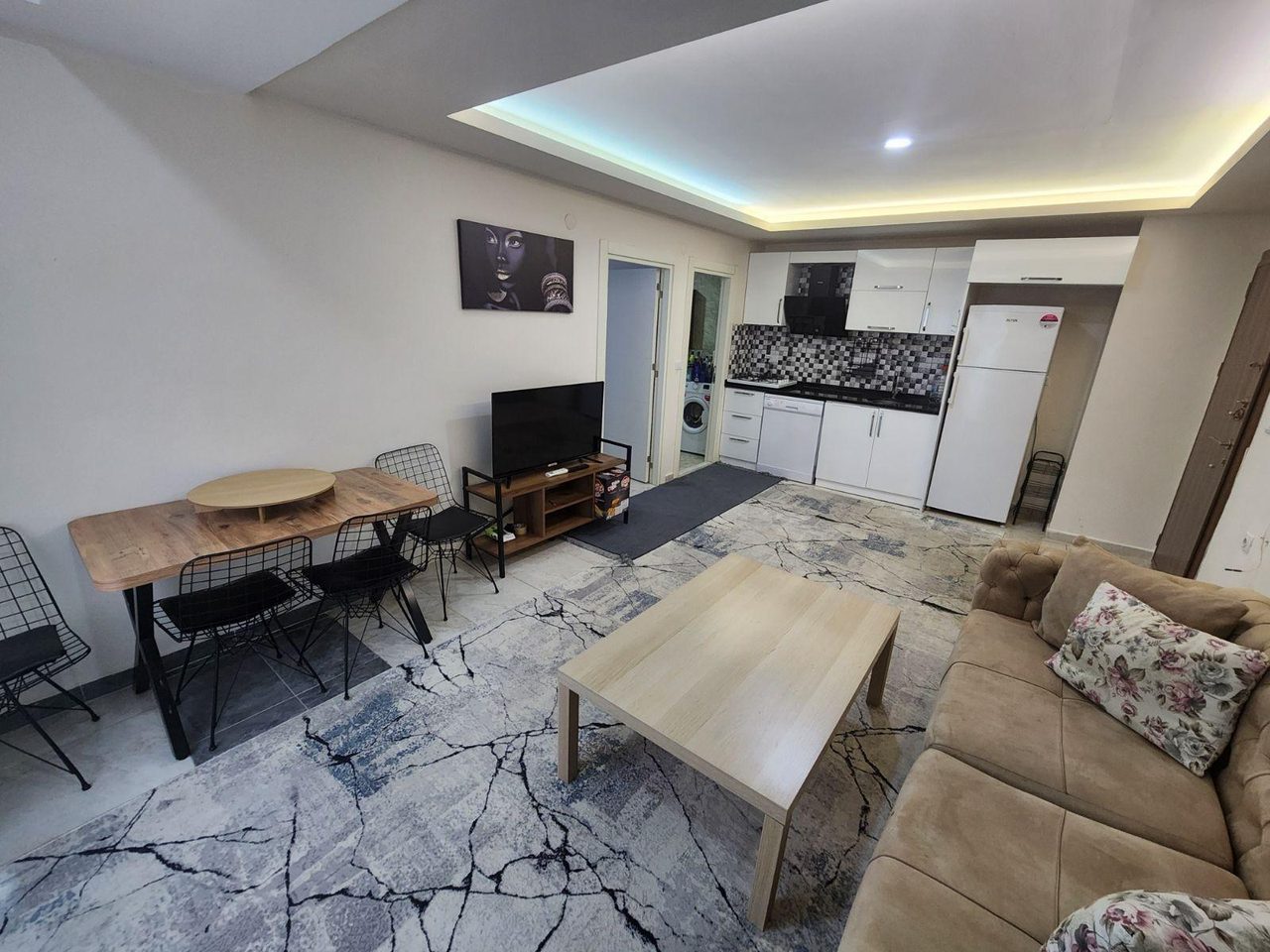 Güzeloba Mah Oteller Bölgesi Eşyalı Satılık 40 M2 1+1