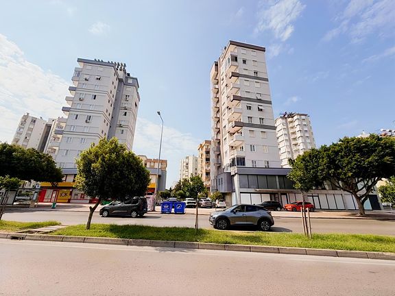 Квартира на продажу в Фенере с ванной комнатой для родителей и парковкой