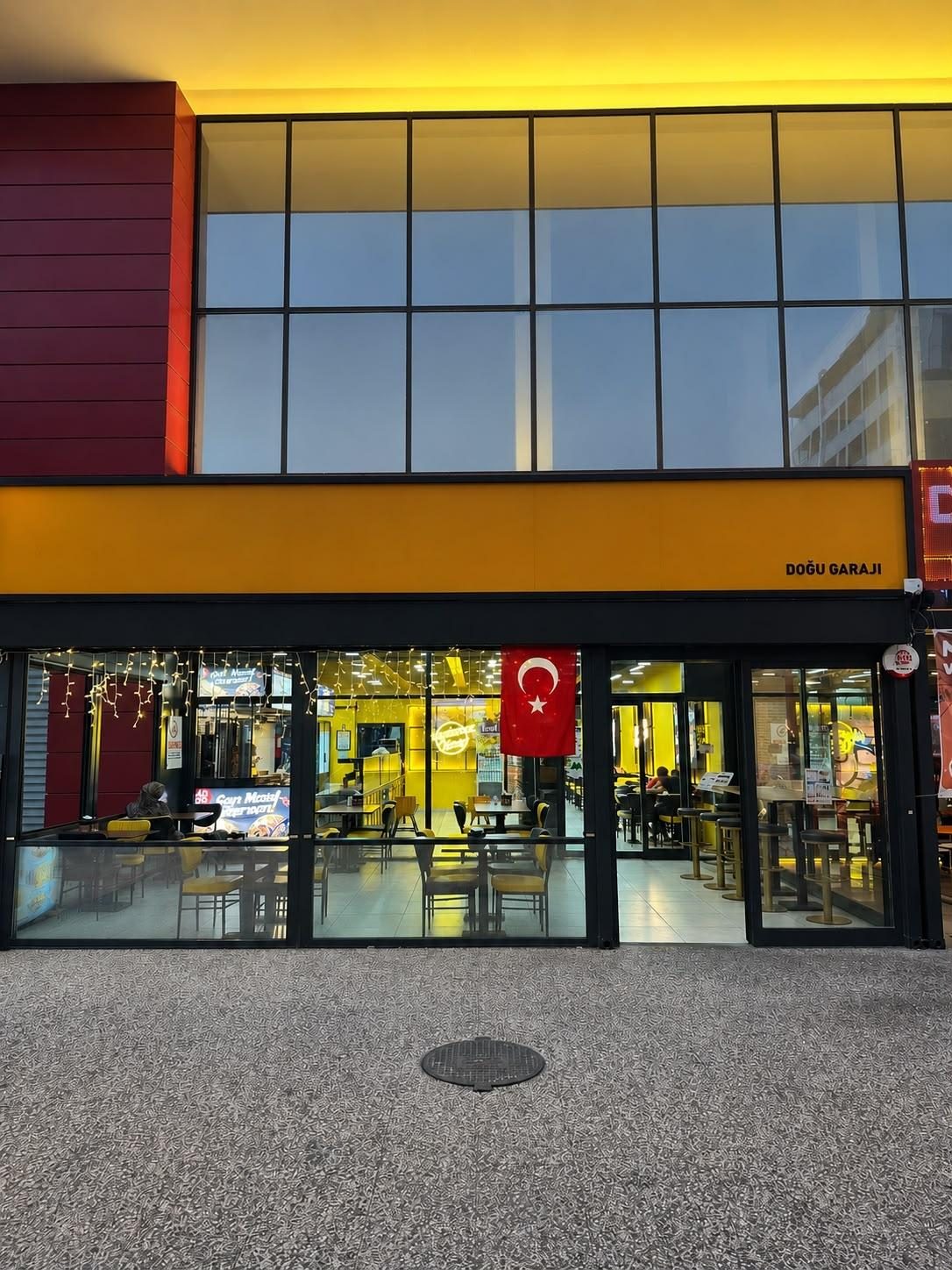 Doğu Garajı'nda Cadde Üstü Devren Kiralık Hazır Restoran