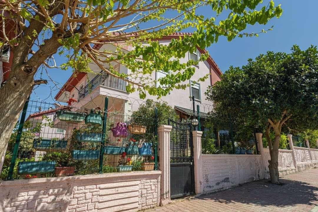 На продажу трёхэтажная вилла 4+1 площадью 220 м2 в Айдогмуше