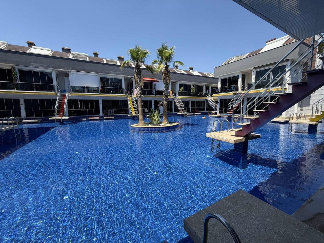 Full Özellıklı Sıtede Kıralık Sıfır Eşyalı 1 + 1 Daıre