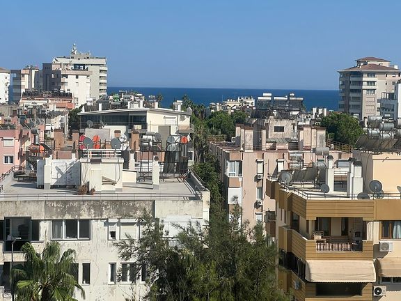 В районе Лиман продается 3+1 квартира с видом на море