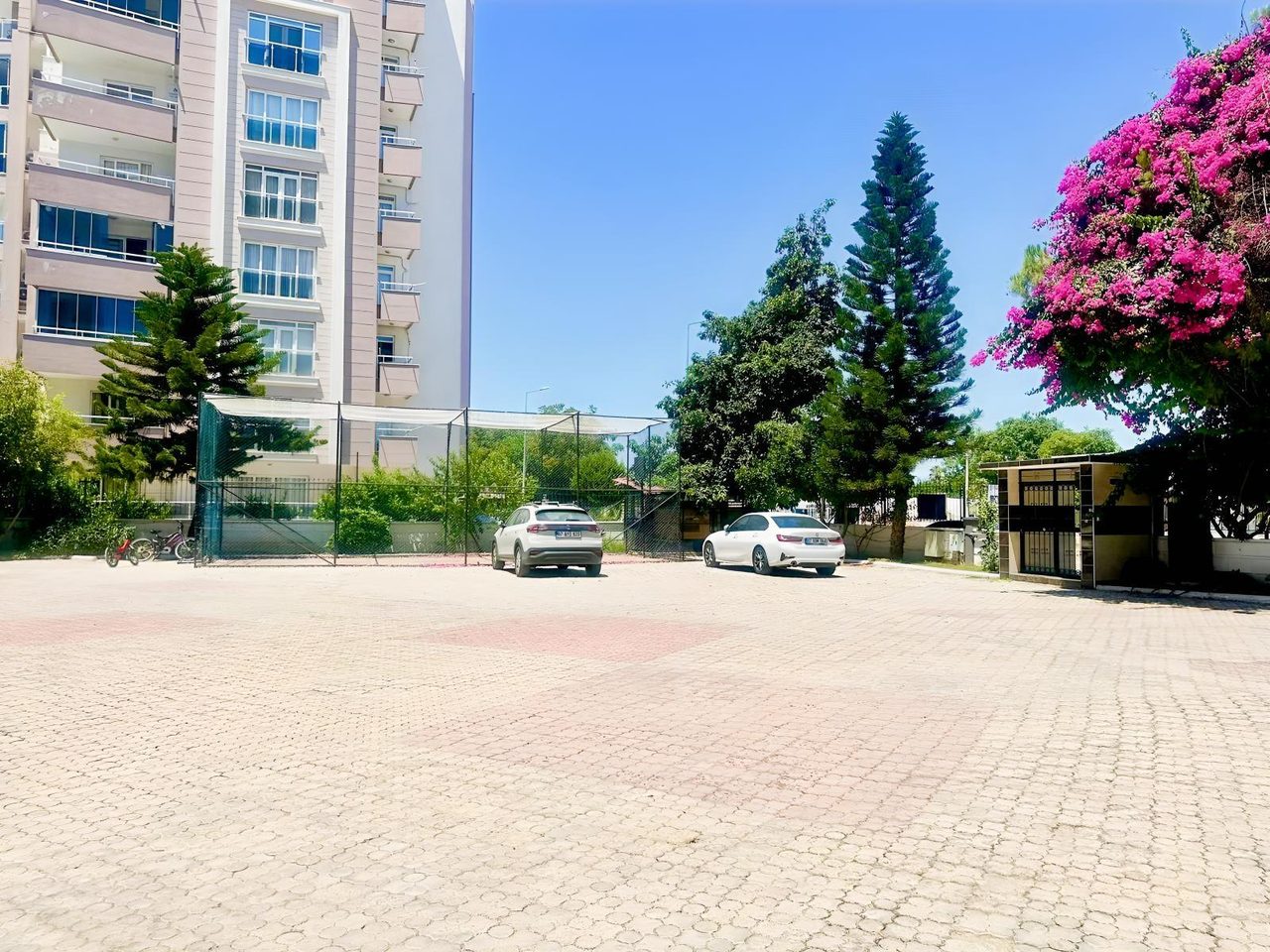 Yalı Caddesi'nde Arakat Geniş Daire