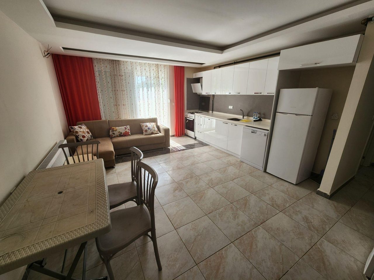 Turizm Yolu Yakını Yüksek Giriş Eşyalı Geniş 2+1 Kiralık