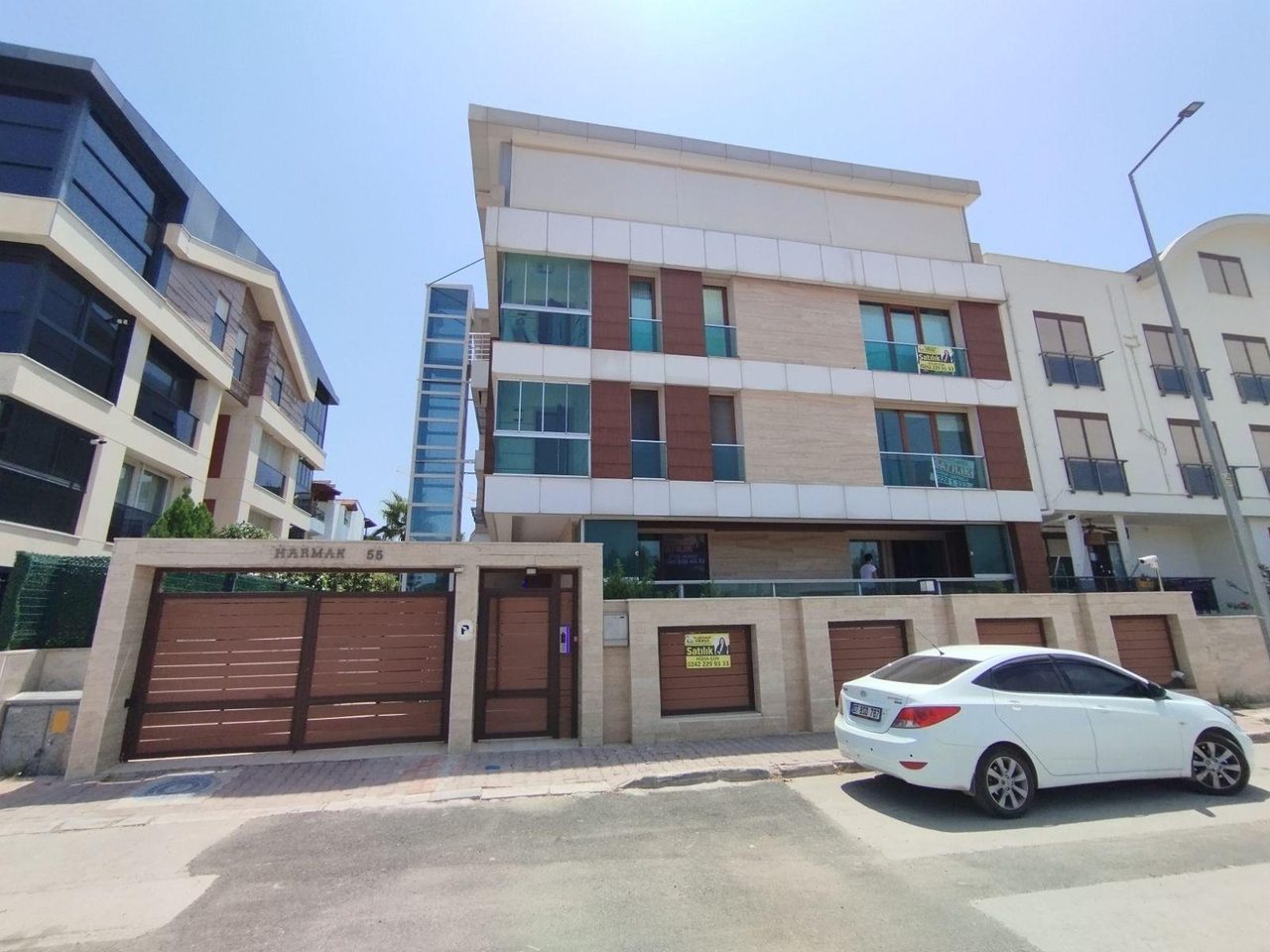 Konyaaltında Denize 250 Metre Mesafe Çok Geniş 2+1 Giriş Dubleks
