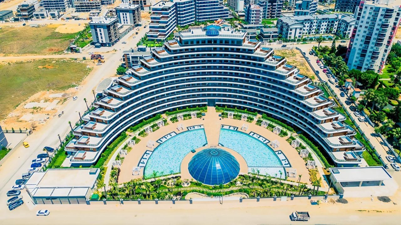 Altıntaş Beyond All'da 1+1 Ara Kat Havuz Cephe Kiralık Daire