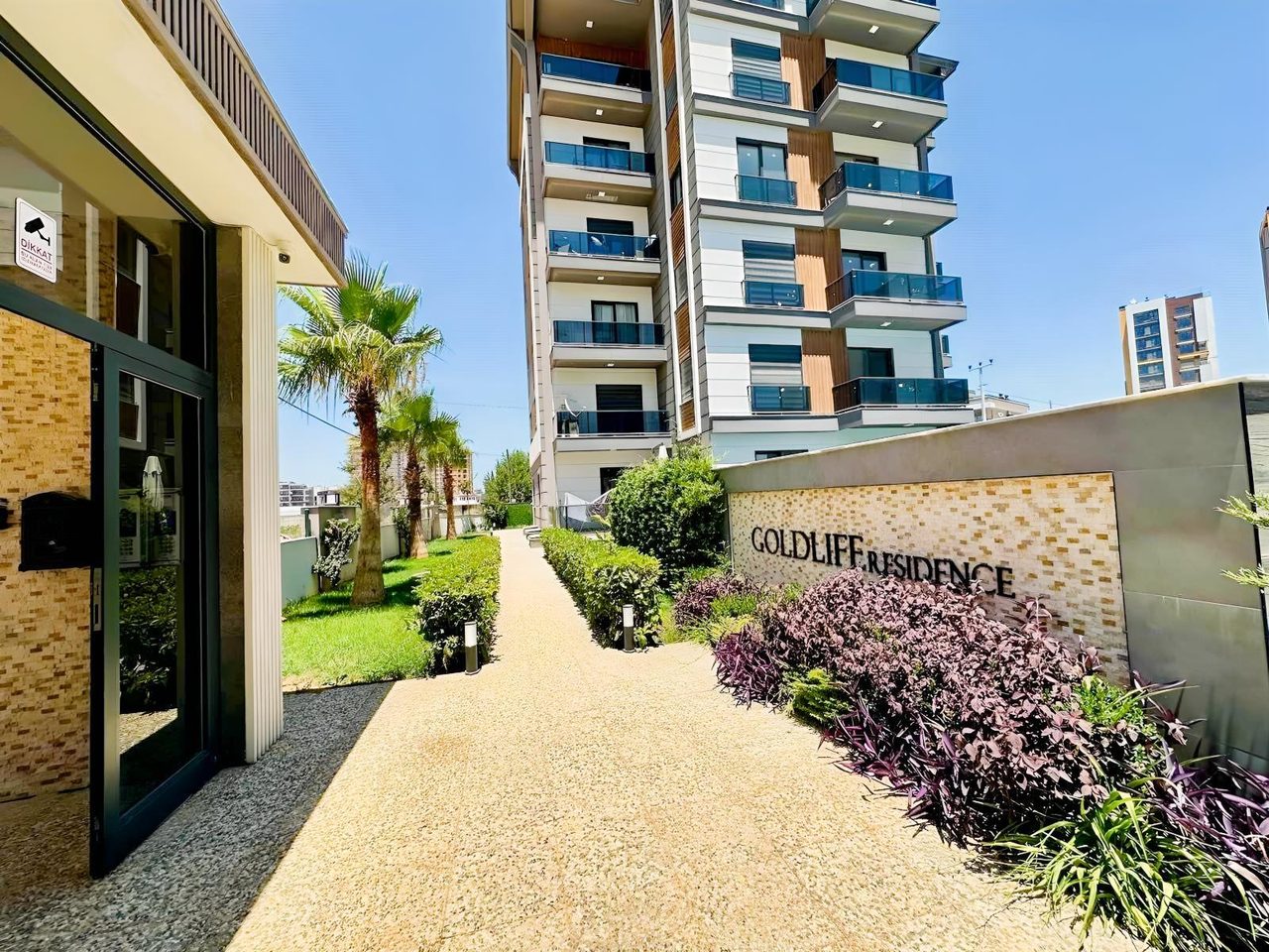 Aksu Altıntaşta İskanlı Havuzlu 1+1 Kiralık Daire