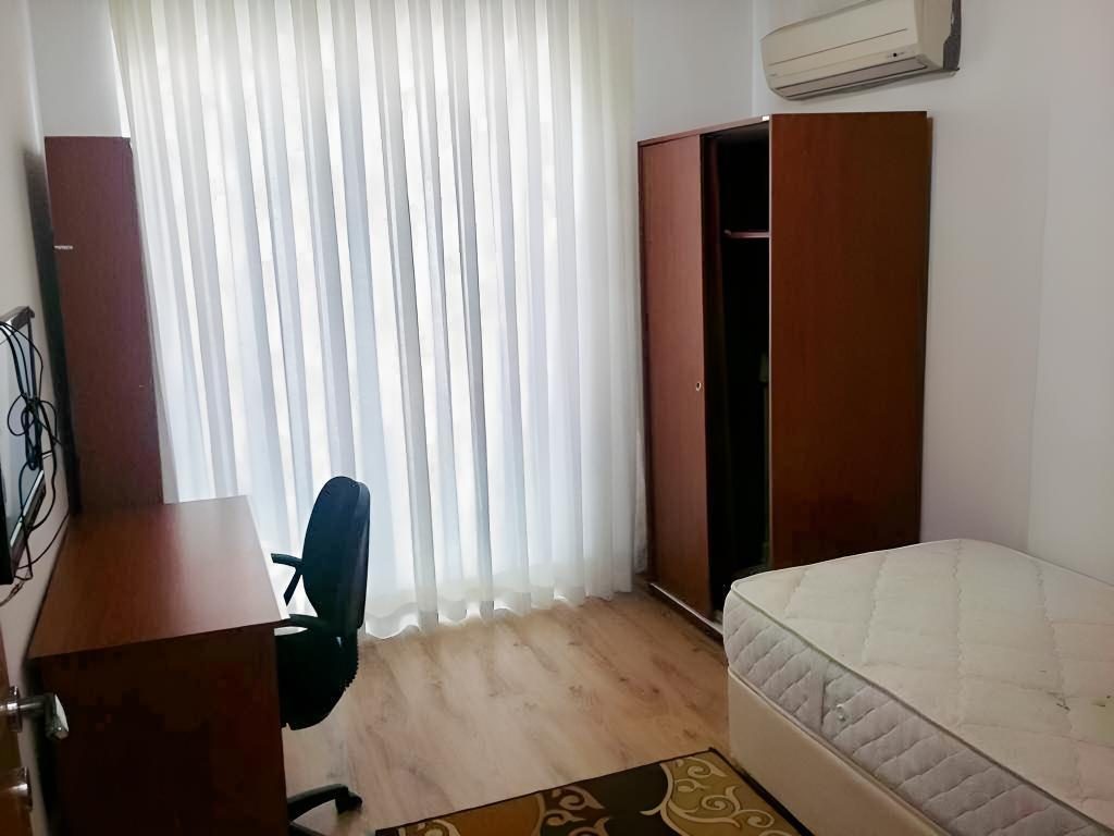 Комната в общежитии рядом с университетом, подходит только для студенток