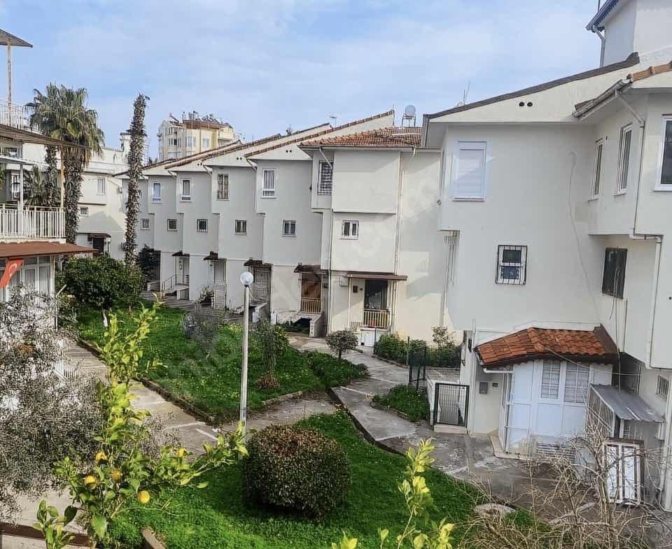 Örnekköy Sitesinde Özel Plajlı 1+1 Kiralık Eşyalı Daire