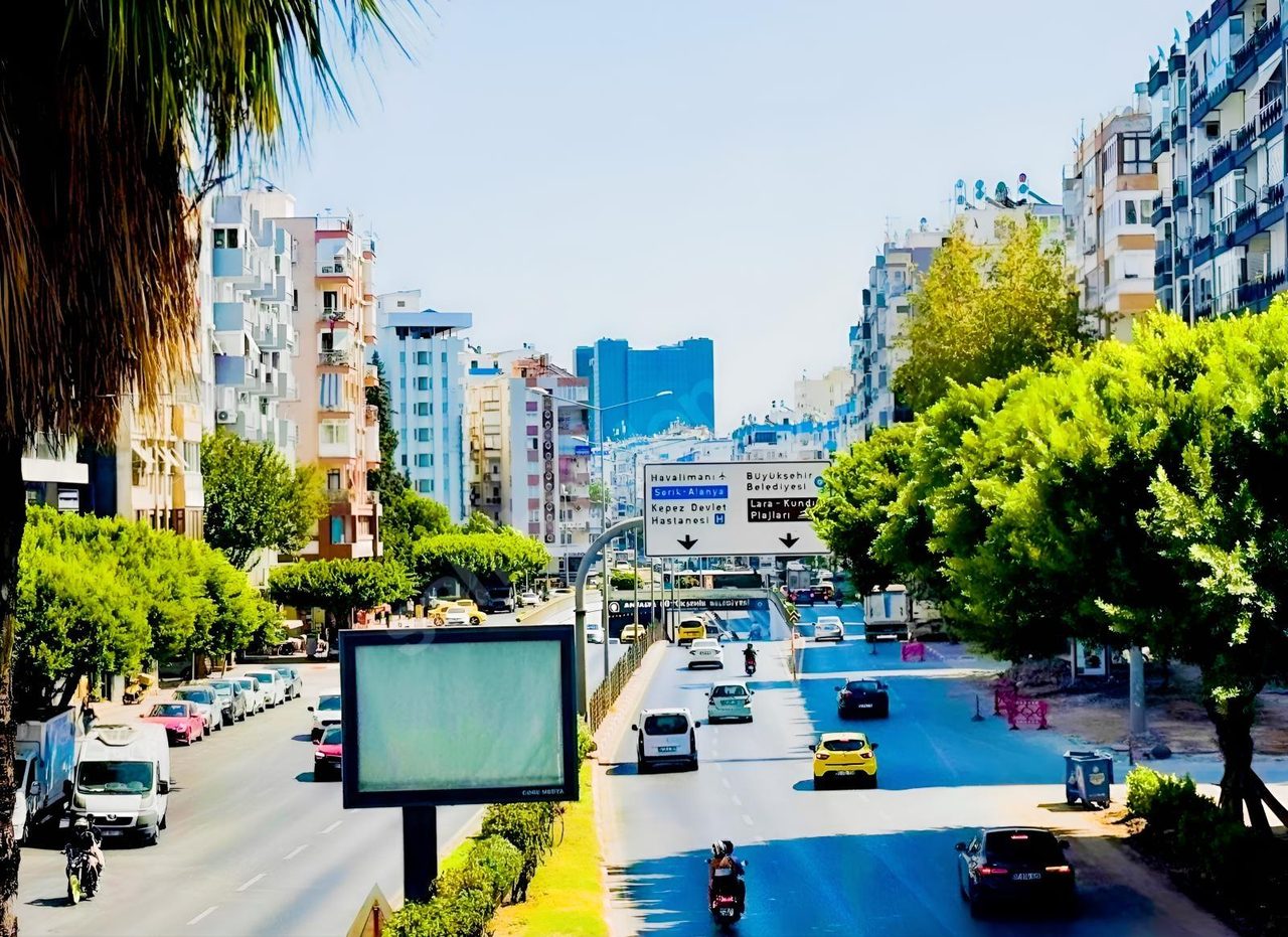 100.yıl Cad.üzeri Masrafsız Ofis Katı 3+1 Ayrı Mutfak Köşe Bina