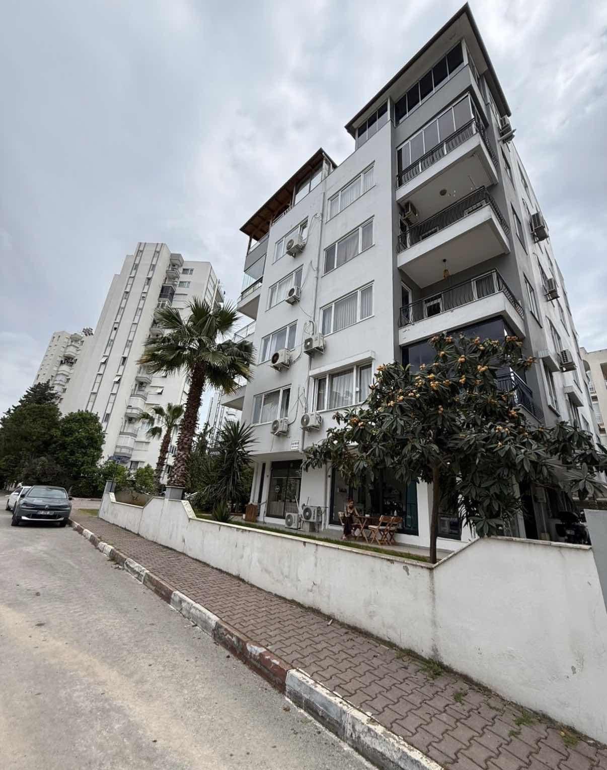 Şirinyalı'da Yatırımlık Geniş 1+1