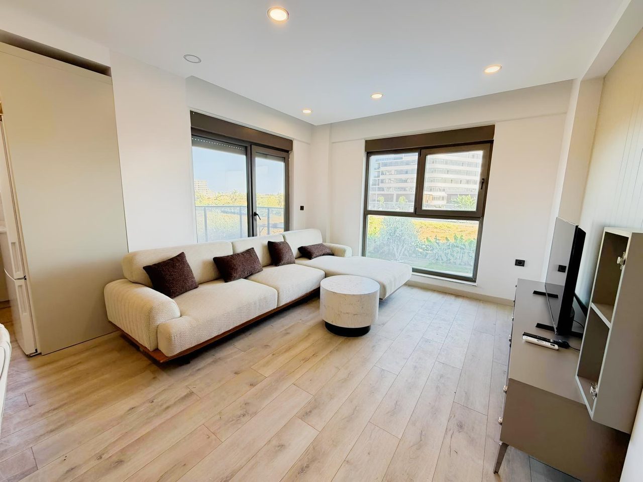 Full Özelikli Sitede Sıfır Eşyalı 2 + 1 Kıralık Daıre