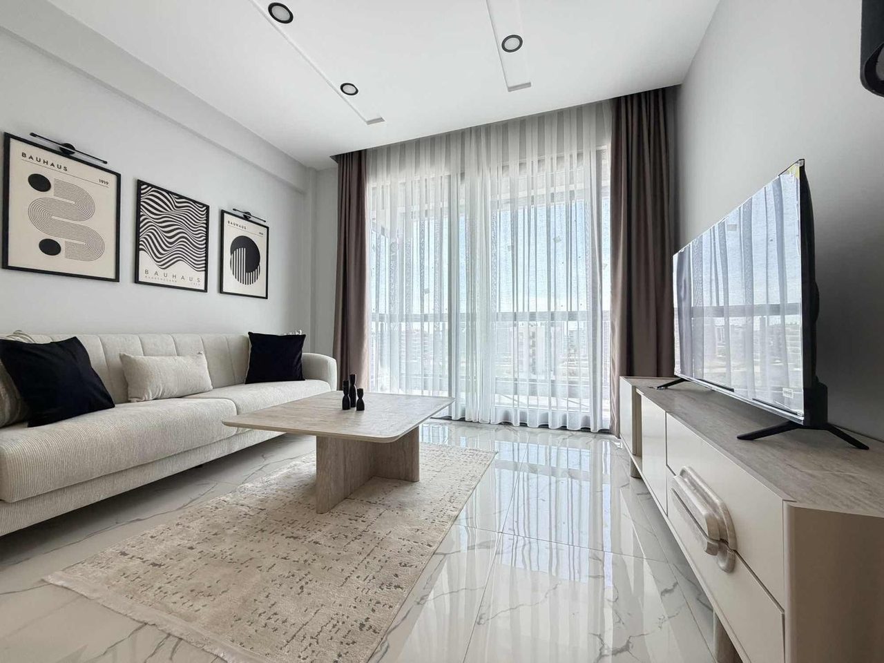 Altıntaş'ta Oturuma Hazir Full Luxury Esyali 2+1 Kiralik Daire