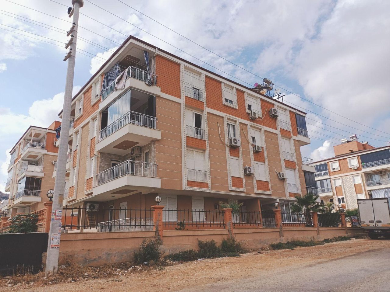 Fevzi Çakmak'ta Merkezi Konumda Havuzlu Kiralık 2+1 Daire