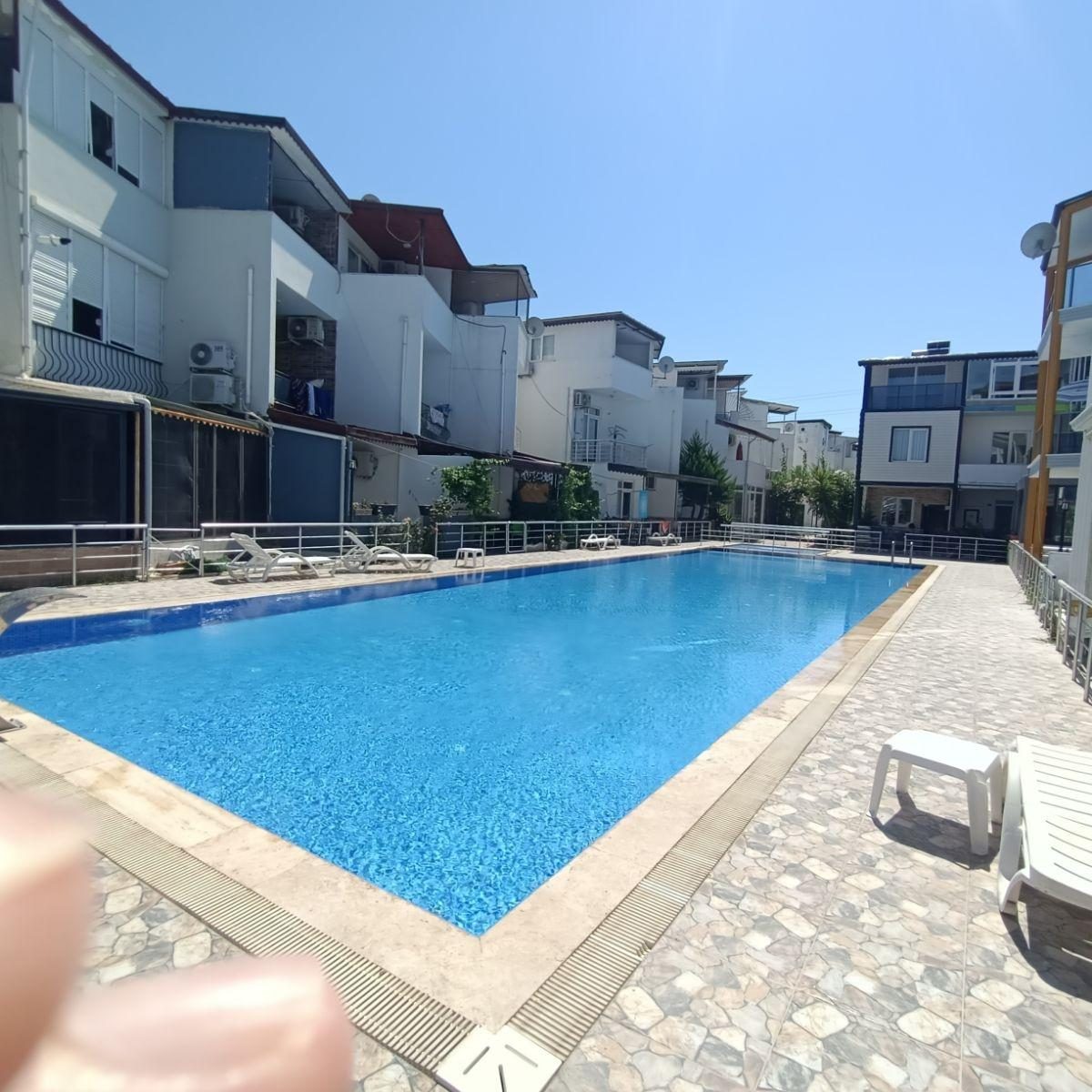 Kundu Kemerağzı Oteller Bölgesinde Havuzlu Satılık 2+1 Triblex
