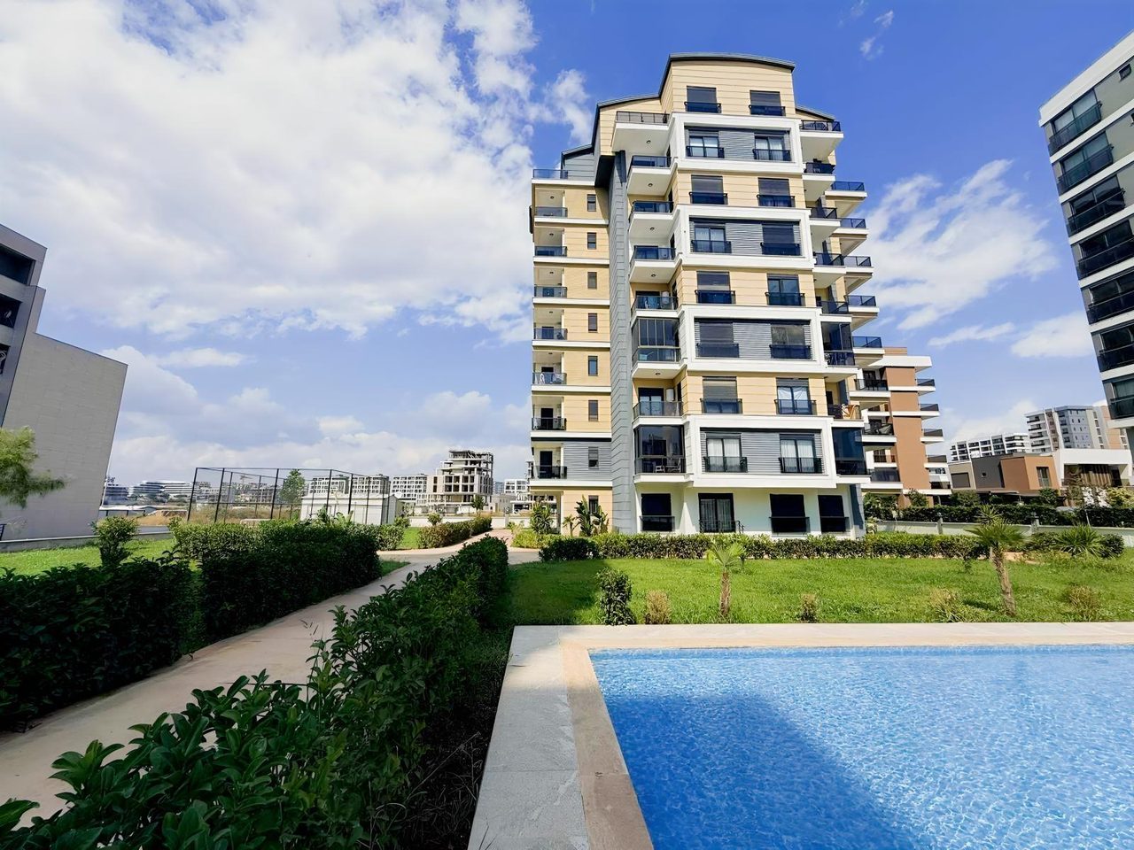 Site İçi/kiralık Kapalı Otoparklı,eşyalı/1+1 Daire