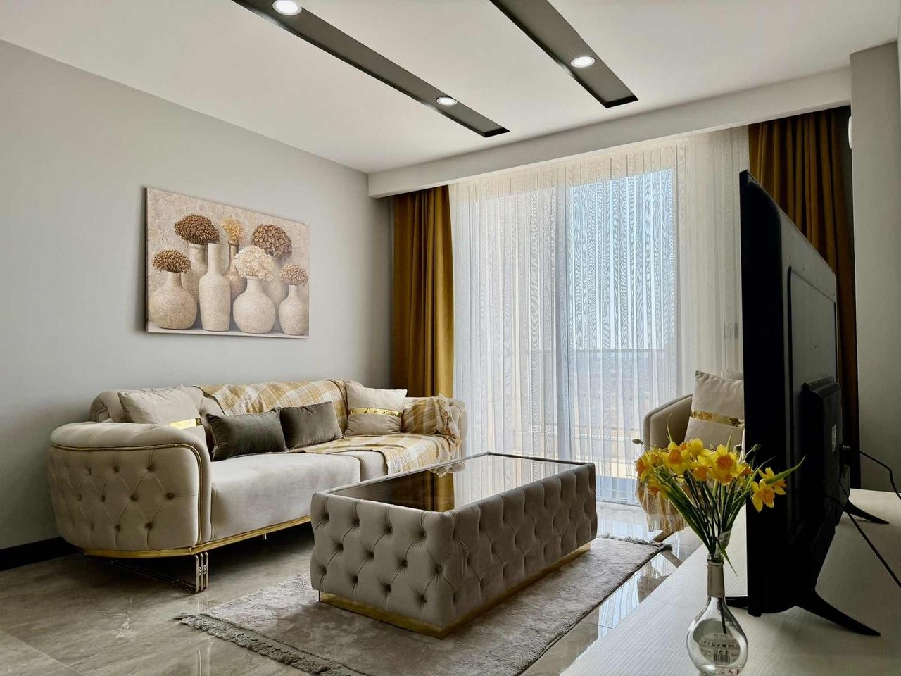 Altıntaş'ta Kapalı Otoparklı,lüks Esyalı 1+1 Kiralık Daire