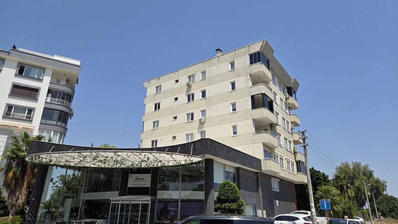 Ana Cadde Üzerinde Tam Donanımlı 300 M2 Ofis Katı