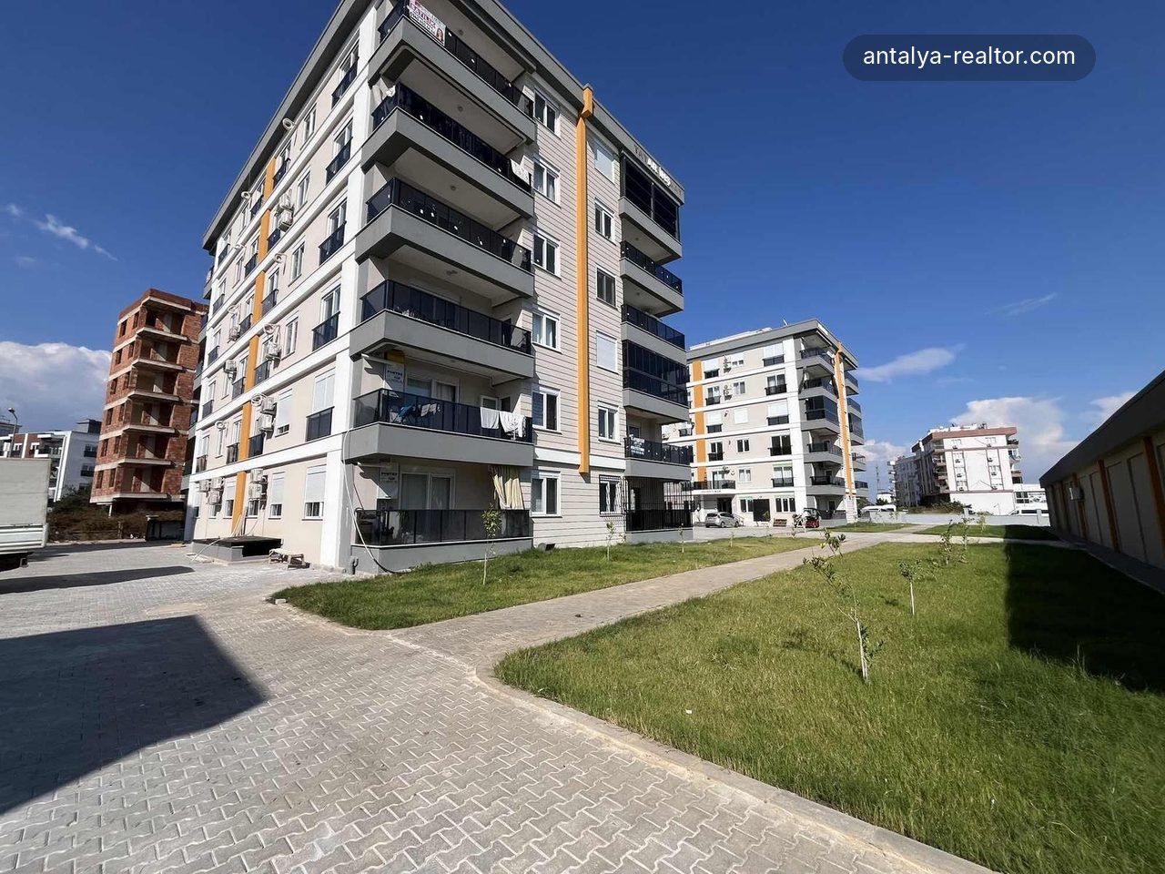 Yeni Hal'e Yakın Mesafede 2+1 Özellikli Kompleks Daire
