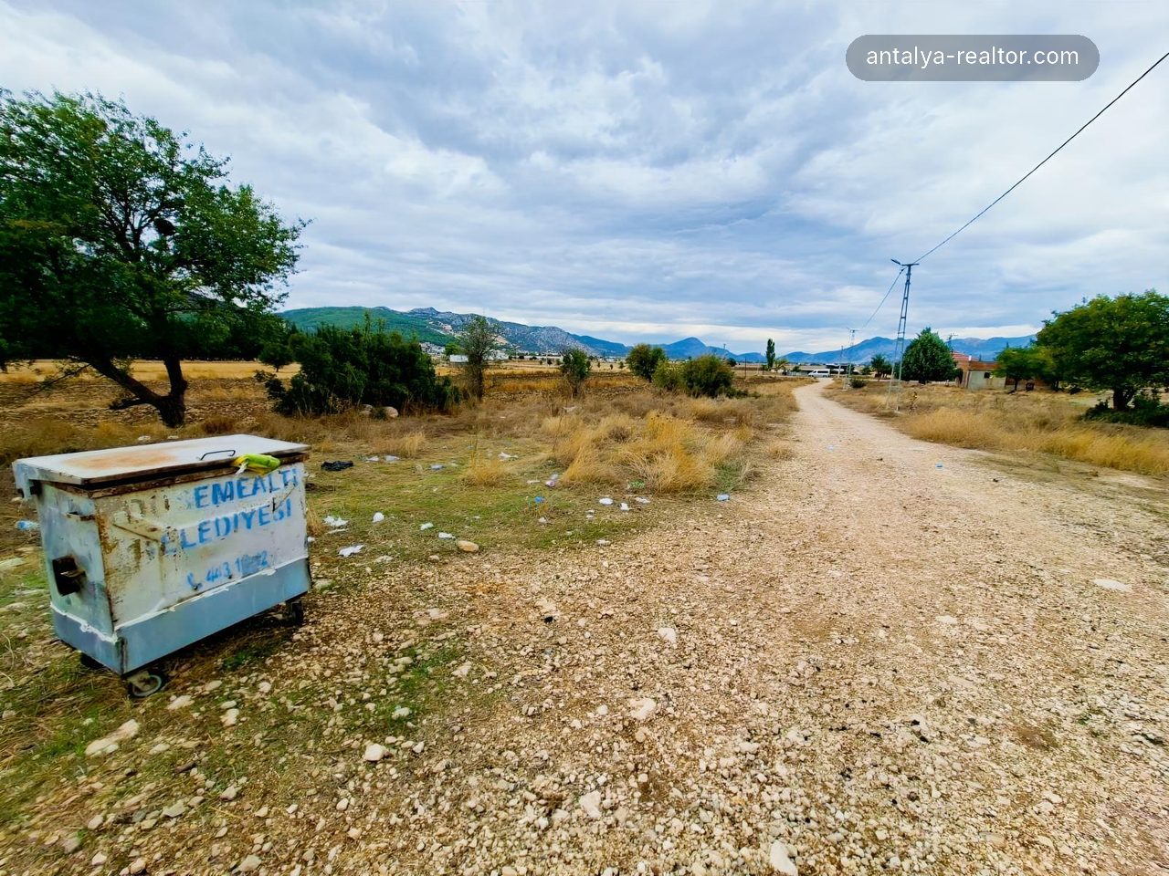 Badem Ağacı Mah Sorunsuz Satılık Villa Arsası