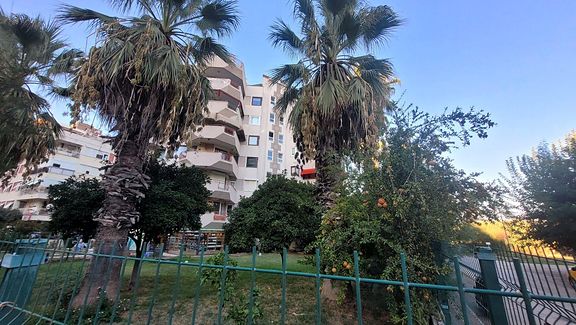 Квартира с видом на море, с мебелью, продаётся