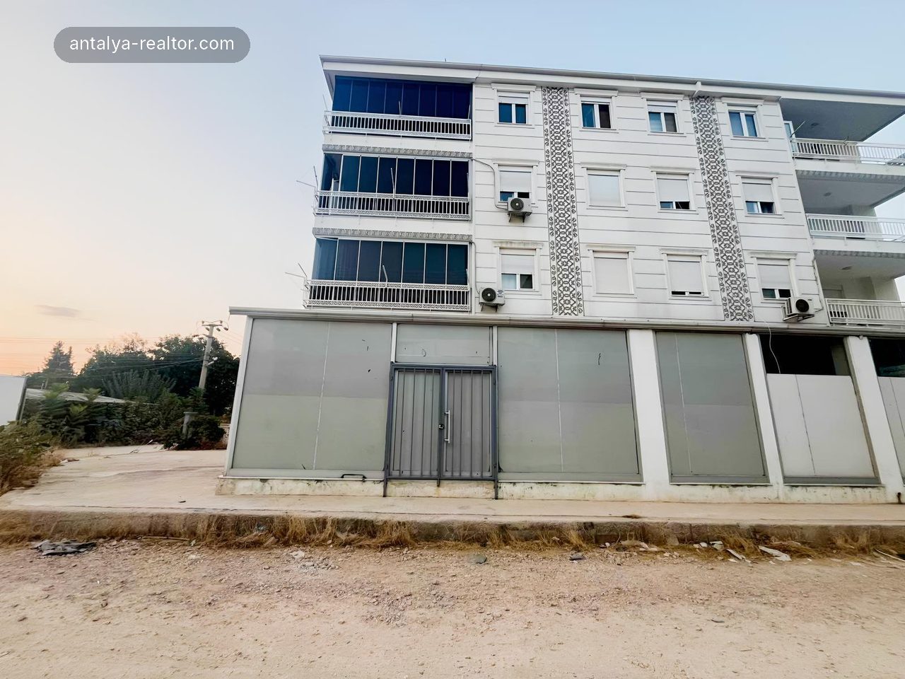 Продаётся коммерческий магазин площадью 170 м² в районе Алтынова Орта Махалле