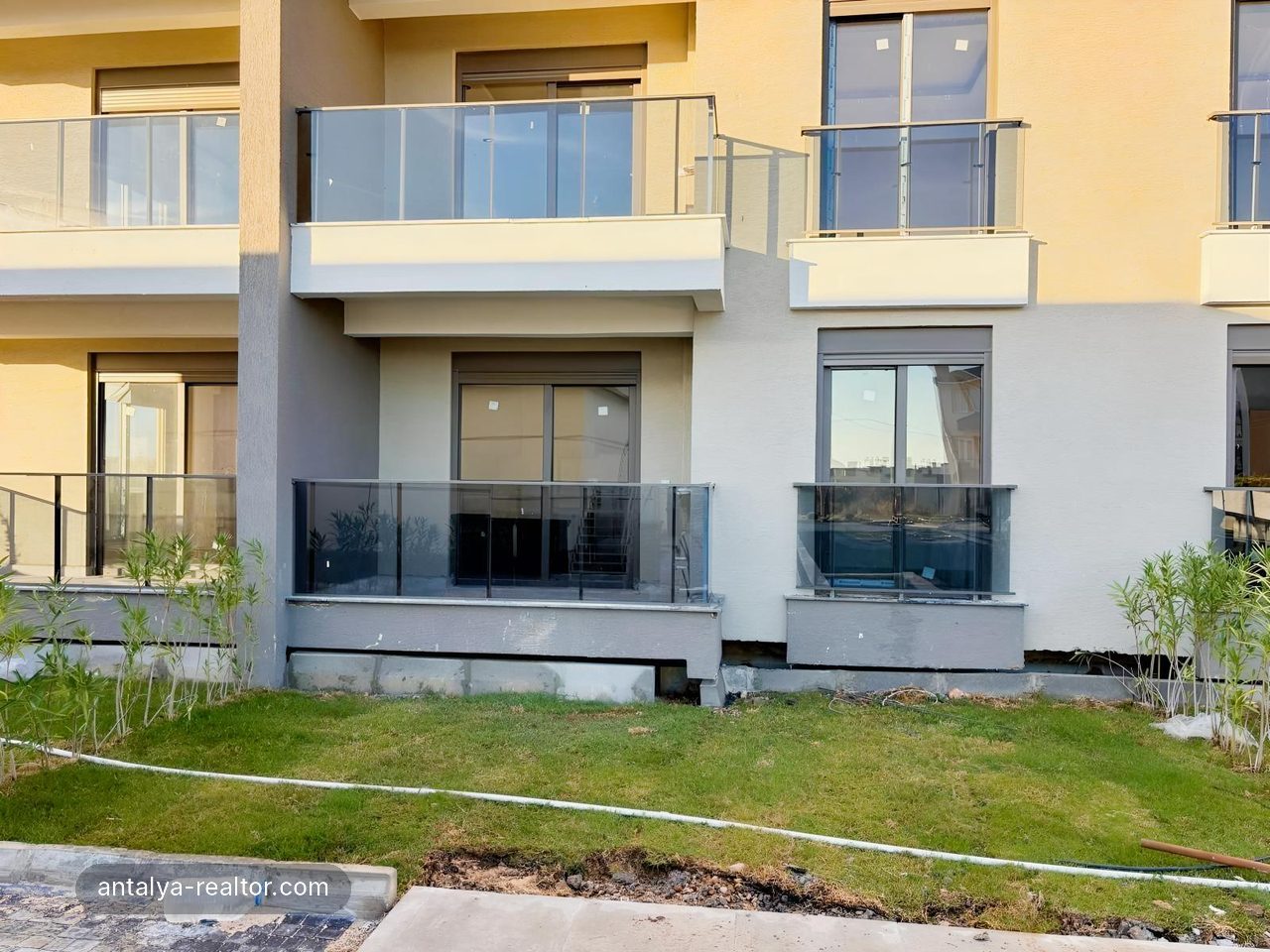Altıntaş'ta Toplu Taşımaya Yakın Giriş Kat Kiralık 1+1