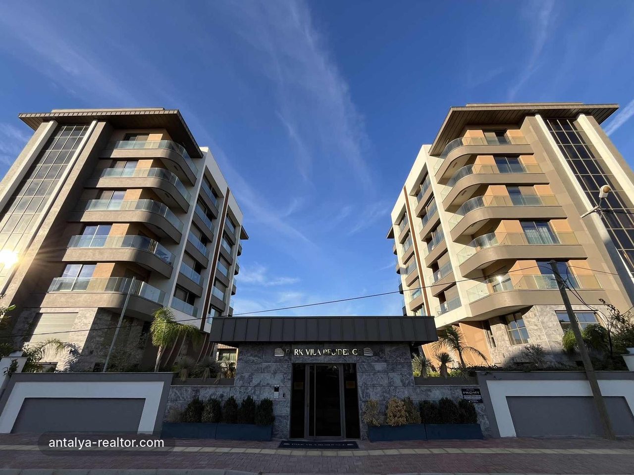 Park Villa'da Arakak 2+1 Kompleks Satılık Daire
