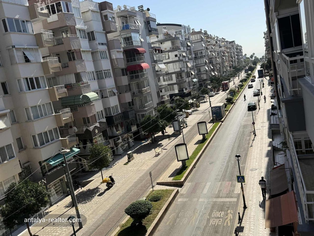 Işıklar Caddesinde Yeni Tadilatlı, Masrafsız 3+1 Kiralık Daire