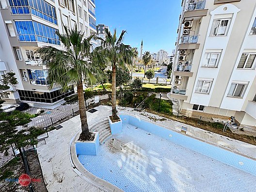 BERRİN KAVCAR'DAN DOĞALGAZLI , HAVUZLU , GÜVENLİKLİ DAİRE