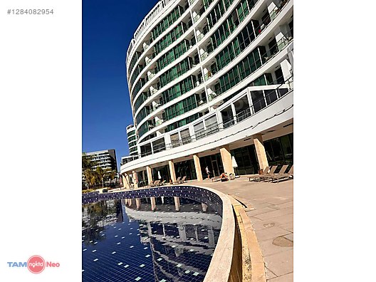 На пляжах Лары в замечательном здании очень близко к морю !!!