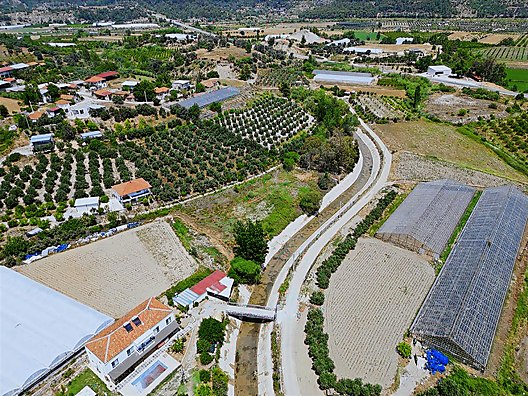 На красивом месте в Караёзе 1791 м2 продается земельный участок