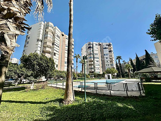 Зеленый сад 3+1 В 3 минутах до моря и пляжей С бассейном На природном газе Сдается в аренду