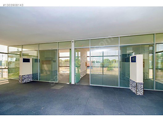 На главной улице в Гюзелобада на торговой дороге, 2-этажное, общей площадью 550м2, люкс офис