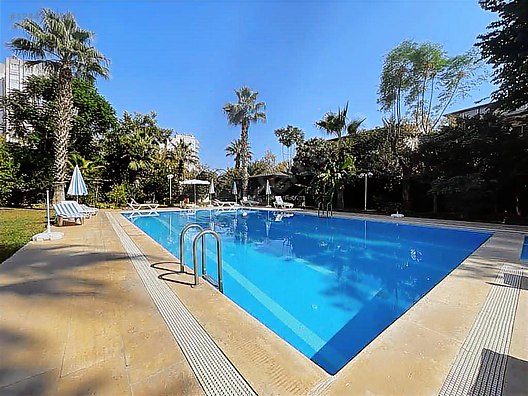 ЧИСТАЯ 3+1 КВАРТИРА В КОМПЛЕКСЕ С БАССЕЙНОМ В ПАРКЕ ДЮДЕН, ГЮЗЕЛЬОБА