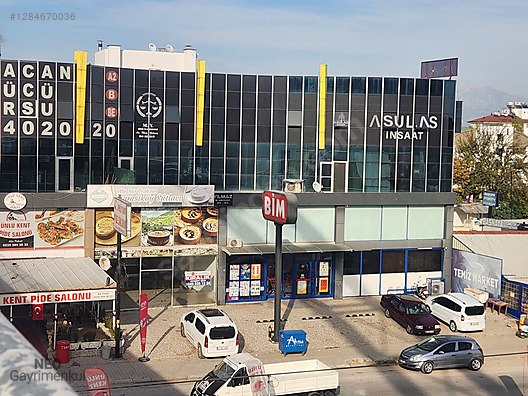 В центре Аксу - магазин площадью 320 м2 на дороге Алания