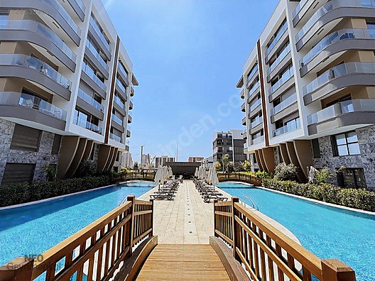 ÖZELİKLİ SİTEDE FULL LÜKS 1+1 SATILIK DAİRE