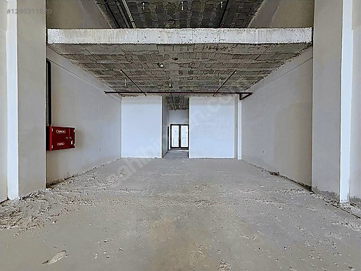 Хороший магазин из трёх этажей по выгодной цене и на улице Города-побратимы