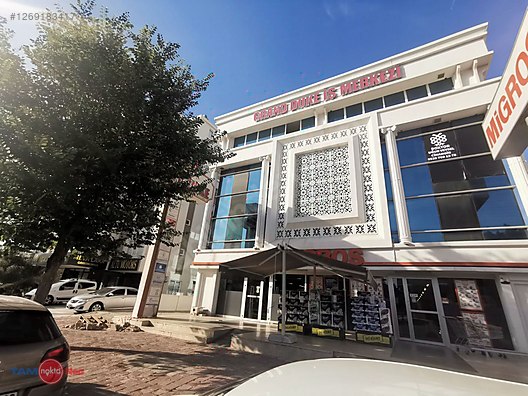 Офис на этаже, расположенный на бульваре улицы Булента Джевита