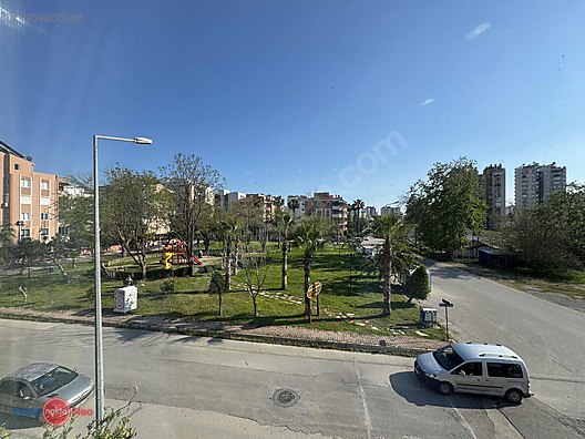 На улице Лара Ялы в комплексе с бассейном просторный промежуточный этаж 3+1