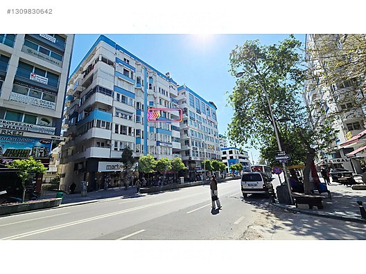 В районе Кышла, на улице Гюллюк, близко к морю, отремонтированная 3+1 квартира на продажу