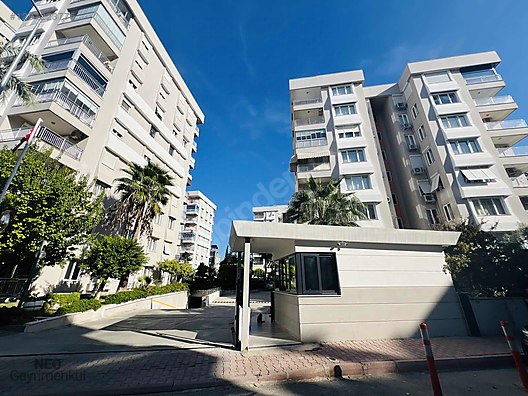 ÇAĞLAYANDA ÖZELLİKLİ SİTEDE ARAKAT MASRAFSIZ 3+1 SATILIK DAİRE