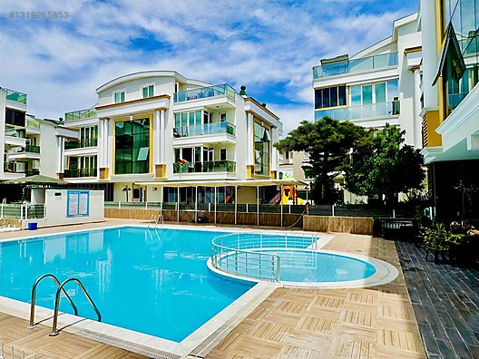 Güzelobada 3+1 Havuz Manzaralı KapalıOtoparklı Satılık